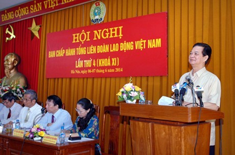 Thủ tướng Nguyễn Tấn Dũng: Phối hợp để chăm lo tốt hơn cho người lao động - ảnh 1